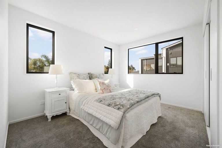 Photo of property in 2/46 Jillian Drive, Ranui, Auckland, 0612