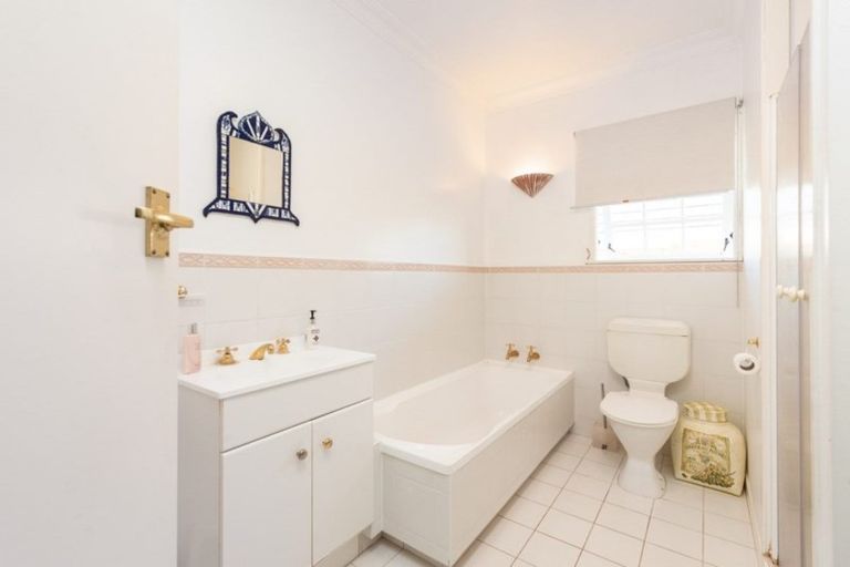 Photo of property in 25 Walnut Grove, Omokoroa, 3114