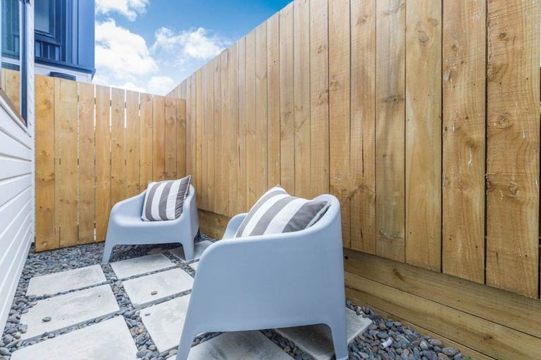 Photo of property in 14 Korama Lane, New Lynn, Auckland, 0600