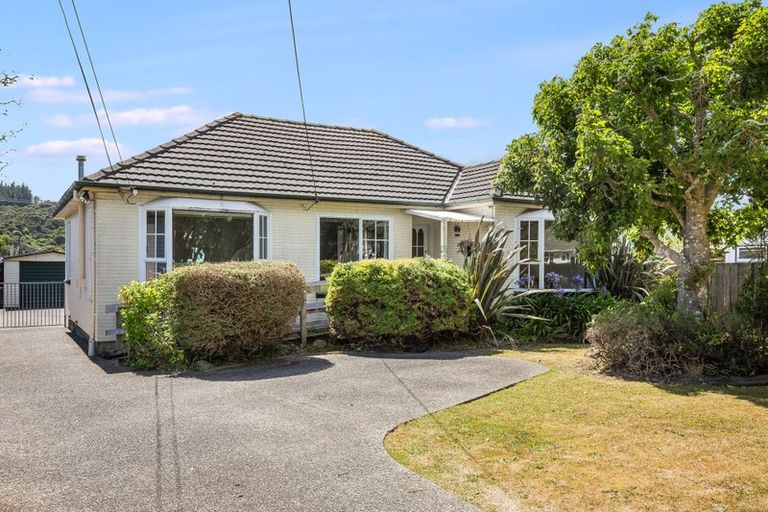 Photo of property in 50 Totara Street, Wainuiomata, Lower Hutt, 5014