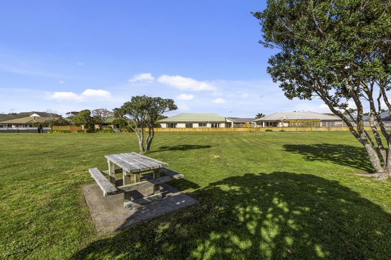 Photo of property in 8 Beachlands Place, Papamoa Beach, Papamoa, 3118