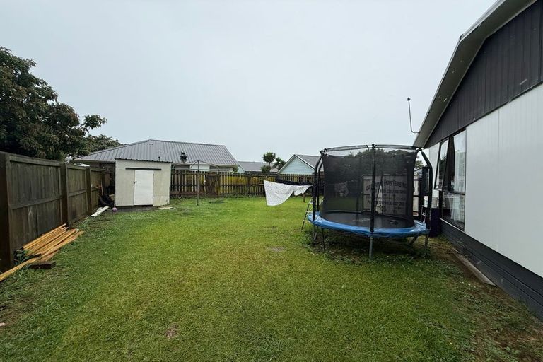 Photo of property in 14 Justamere Place, Weymouth, Auckland, 2103