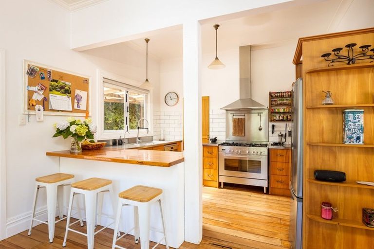 Photo of property in 160a Frankley Road, Frankleigh Park, New Plymouth, 4310