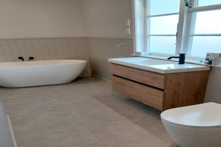 Photo of property in 15 Nile Street, Waterloo, Lower Hutt, 5011