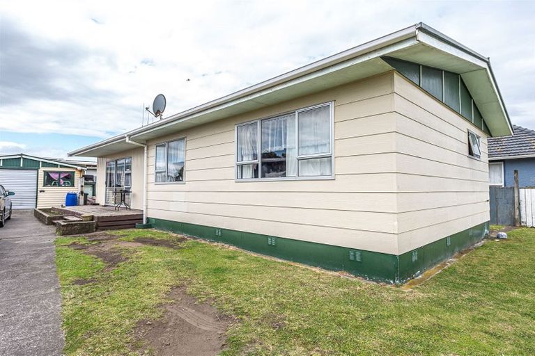 Photo of property in 39 Tongariro Street, Castlecliff, Whanganui, 4501