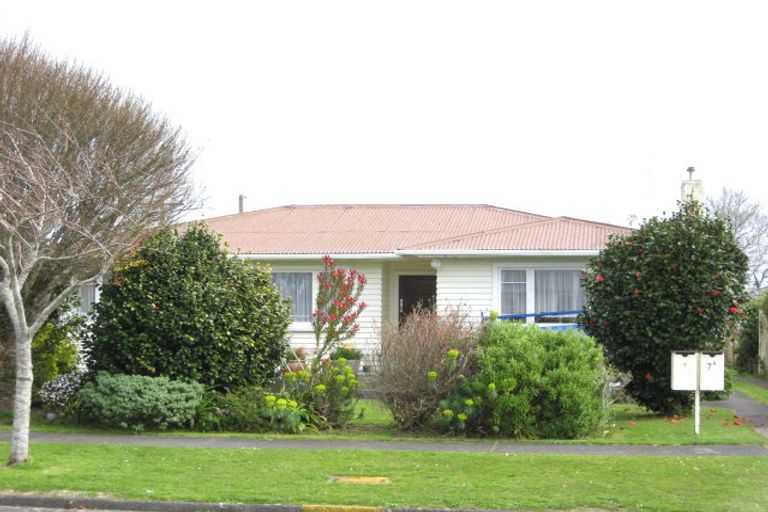 Photo of property in 7 Truby King Street, Merrilands, New Plymouth, 4312