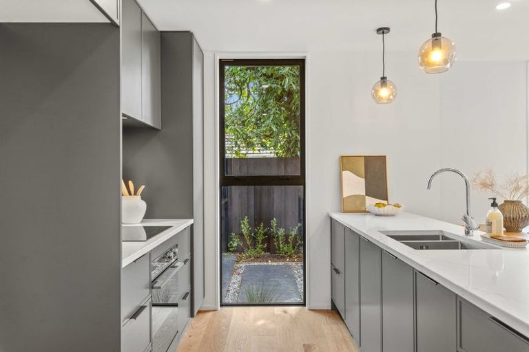 Photo of property in 2/60 Innes Road, St Albans, Christchurch, 8052