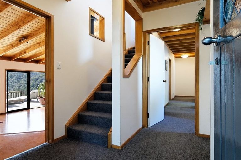 Photo of property in 15 Pendrell Road, Piha, New Lynn, 0772