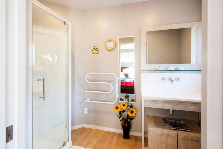 Photo of property in 1 Routeburn Avenue, Aotea, Porirua, 5024