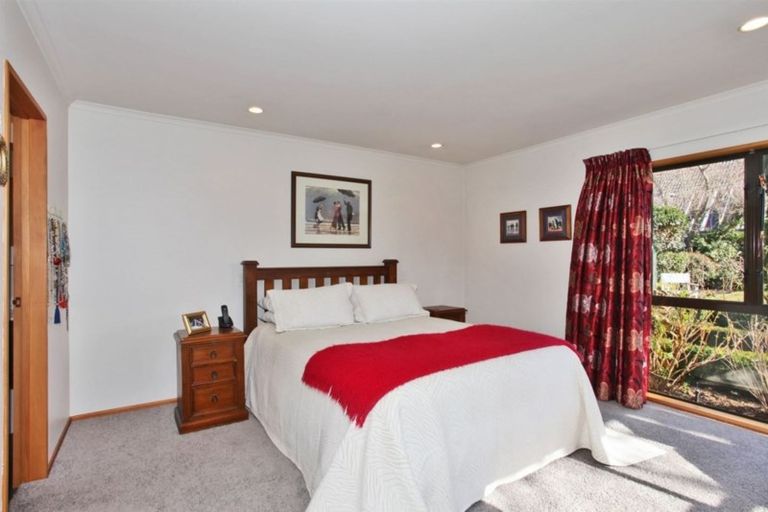 Photo of property in 35 Witbrock Crescent, Burnside, Christchurch, 8053