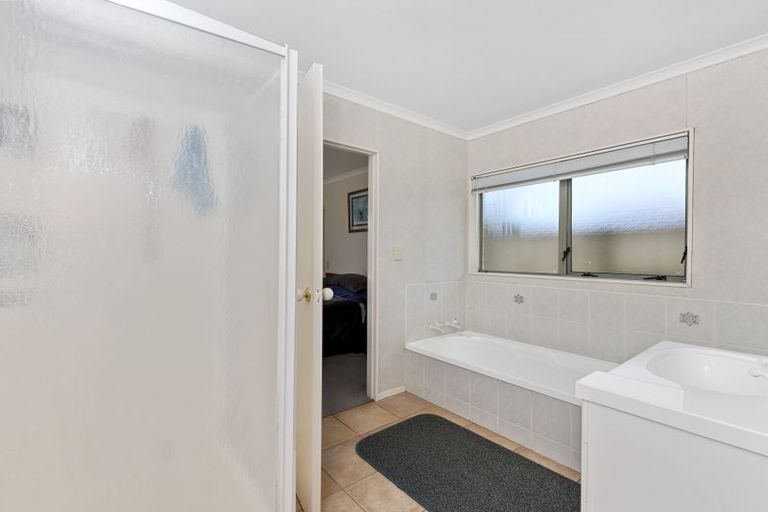 Photo of property in 8 Beachlands Place, Papamoa Beach, Papamoa, 3118