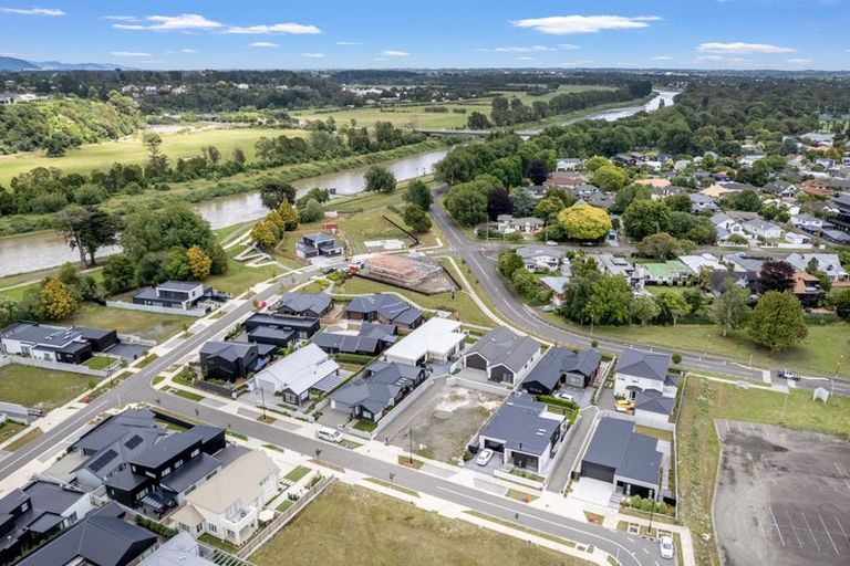 Photo of property in 40 Memorial Drive, Hokowhitu, Palmerston North, 4410