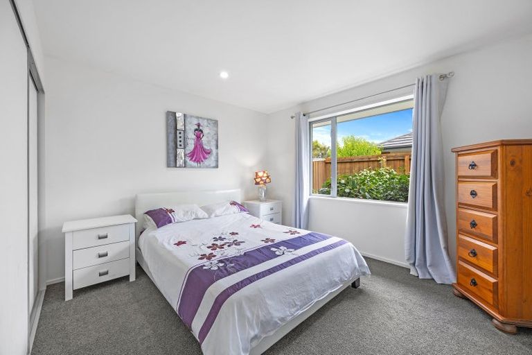 Photo of property in 15 Cridland Place, Halswell, Christchurch, 8025