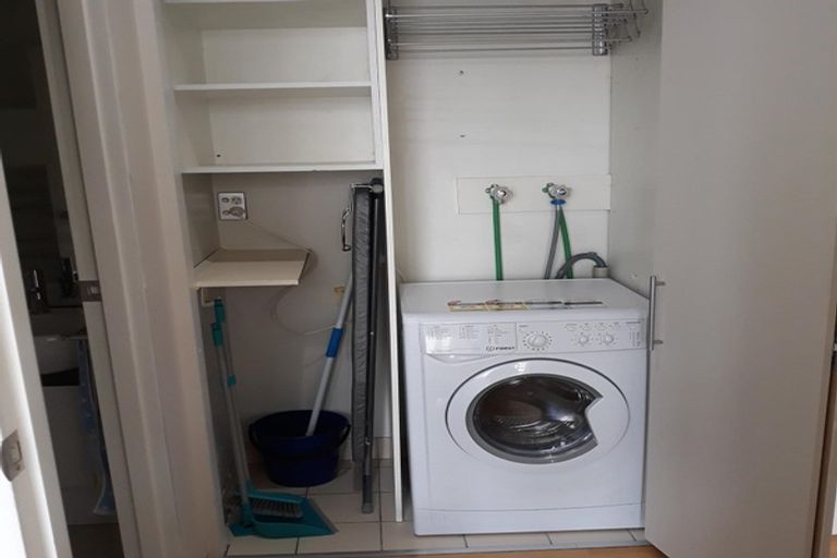 Photo of property in Sanctum Apartment, 10 Ebor Street, Te Aro, Wellington, 6011