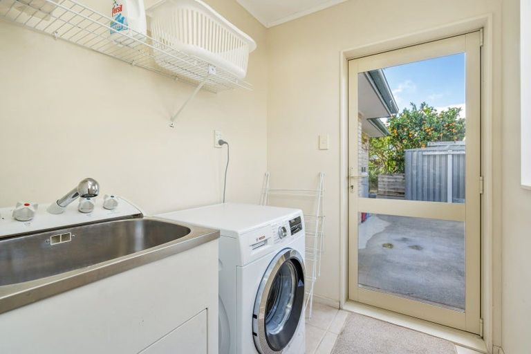 Photo of property in 22 Bermuda Place, One Tree Point, 0118