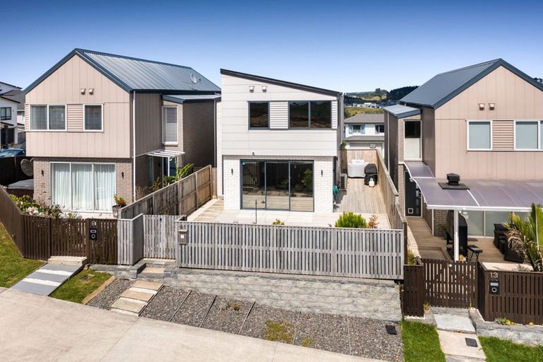 Photo of property in 11 Sunnyheights Road, Orewa, 0931