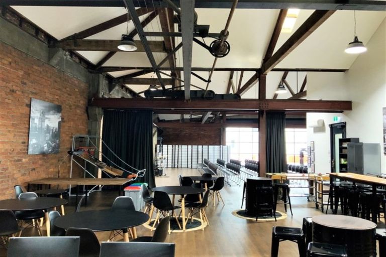 Photo of property in 1 Davy Street, Carterton, 5713