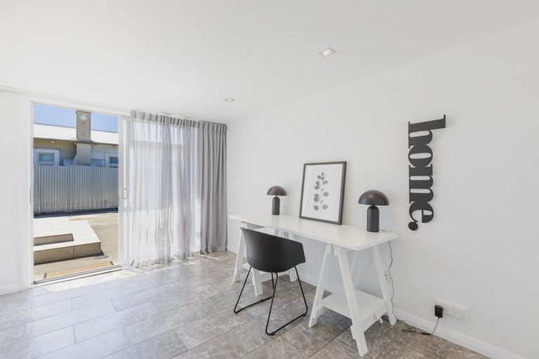 Photo of property in 11 Taradale Road, Marewa, Napier, 4110