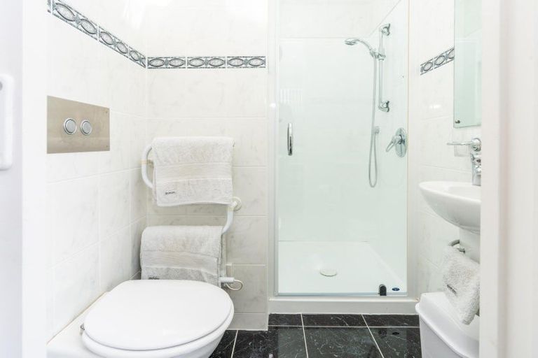 Photo of property in 8 Boscobel Lane, Tawa, Wellington, 5028