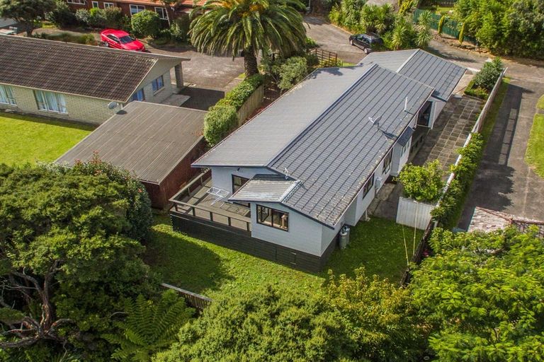 Photo of property in 2/36 Takapu Street, Henderson, Auckland, 0612