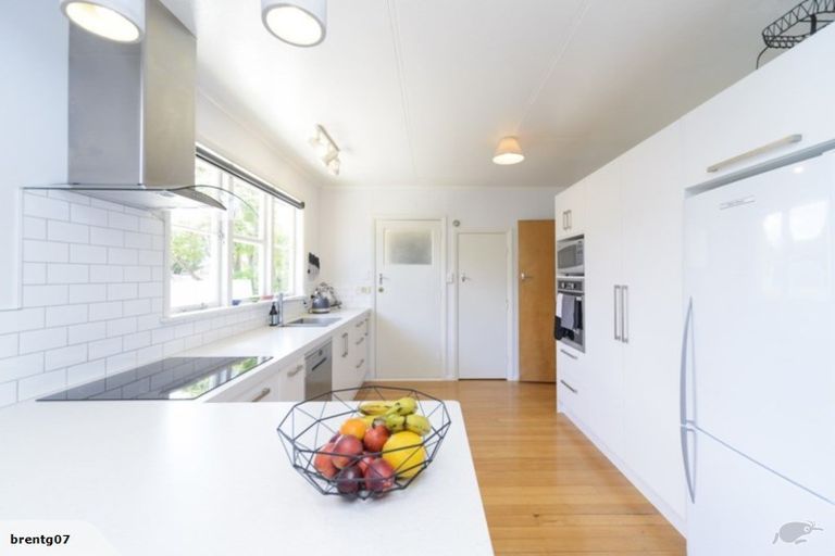 Photo of property in 22 Akaroa Avenue, Awapuni, Palmerston North, 4412