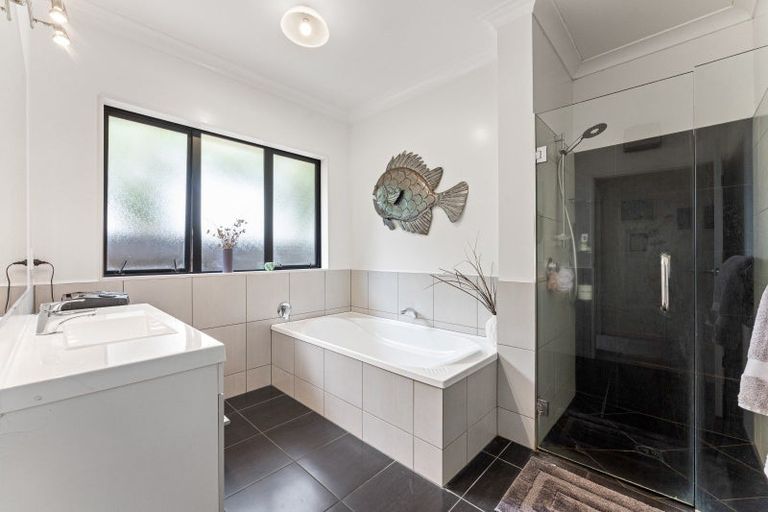 Photo of property in 5 Crabapple Close, Milson, Palmerston North, 4414