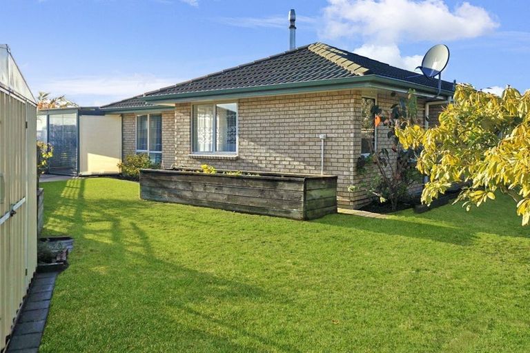 Photo of property in 4 Wai Place, One Tree Point, 0118