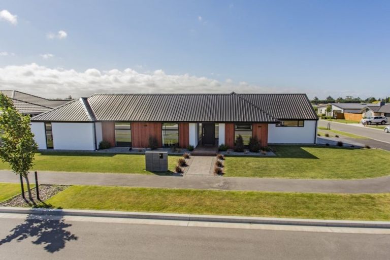 Photo of property in 6 Catchpole Place, Woodend, 7610