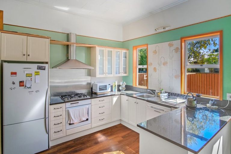 Photo of property in 133 Somerfield Street, Somerfield, Christchurch, 8024