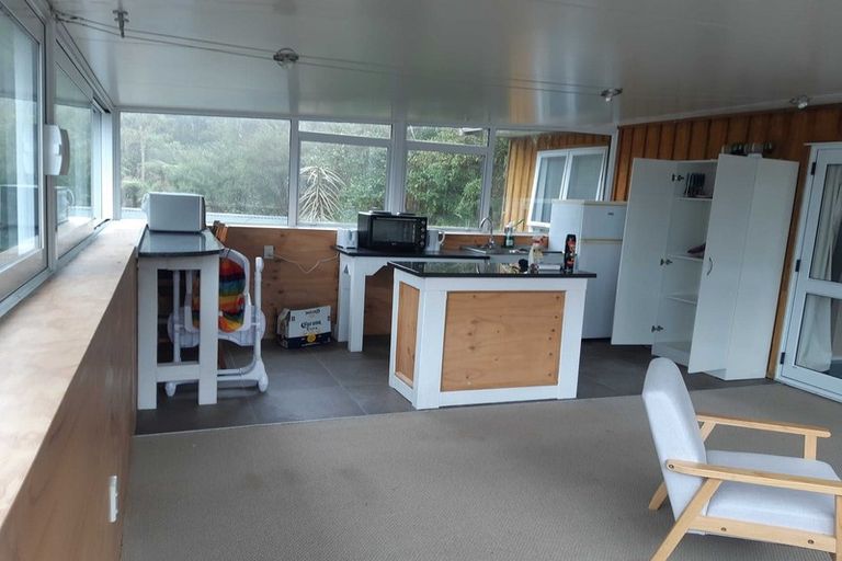 Photo of property in 787 Scenic Drive, Henderson Valley, Auckland, 0612
