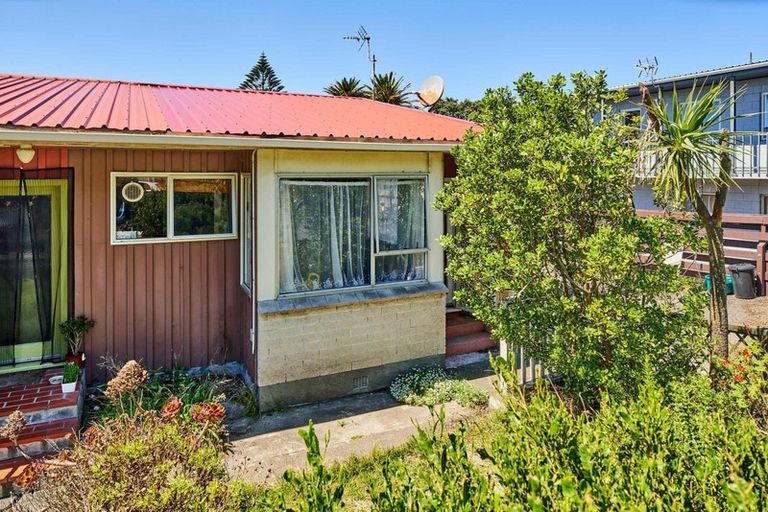 Photo of property in 4/171 Queens Drive, Lyall Bay, Wellington, 6022