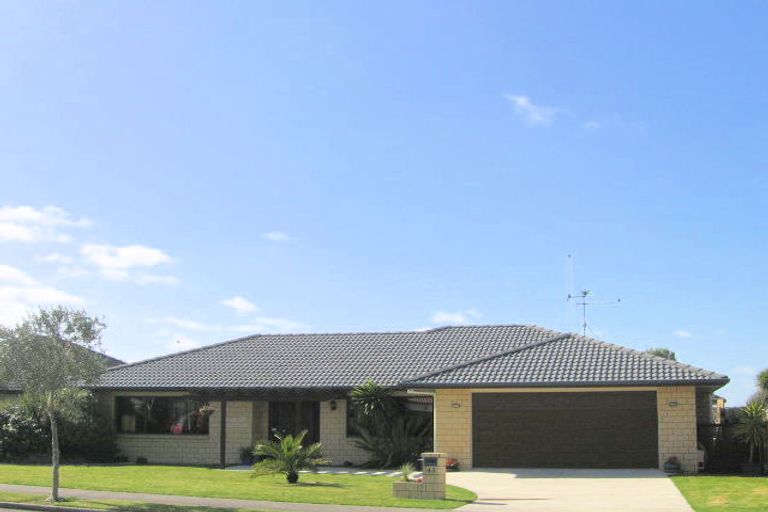 Photo of property in 43 Sandhurst Drive, Papamoa Beach, Papamoa, 3118