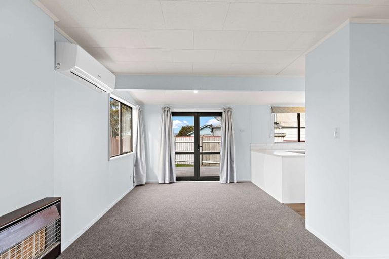 Photo of property in 64 Rhodes Drive, Kelvin Grove, Palmerston North, 4414