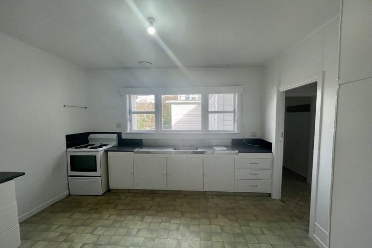 Photo of property in 11 Maarama Crescent, Aro Valley, Wellington, 6021
