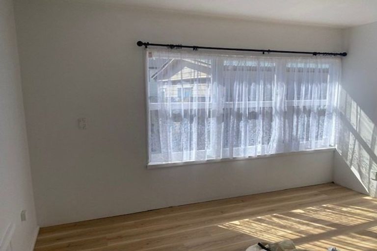 Photo of property in 118a Hutchinson Avenue, New Lynn, Auckland, 0600