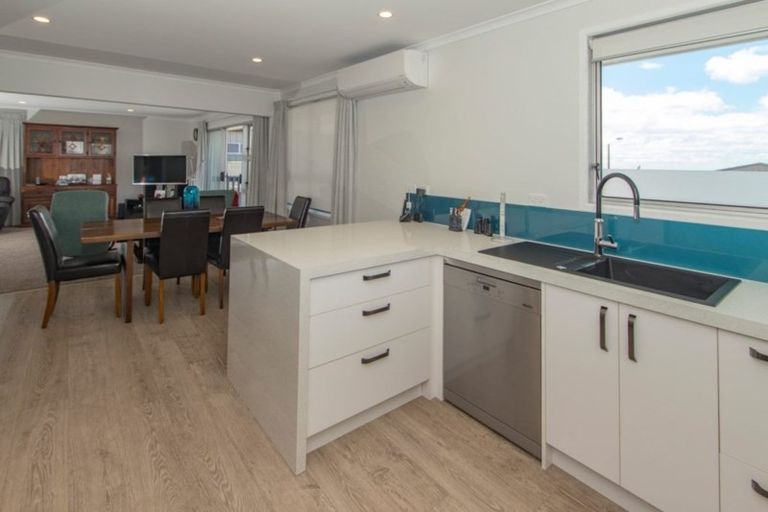 Photo of property in 6a The Esplanade, Westshore, Napier, 4110