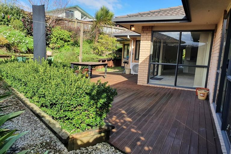 Photo of property in 8 Bokeen Lane, Flat Bush, Auckland, 2019