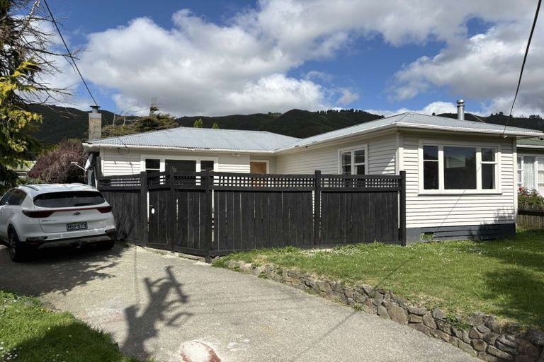 Photo of property in 100 Frederick Street, Wainuiomata, Lower Hutt, 5014