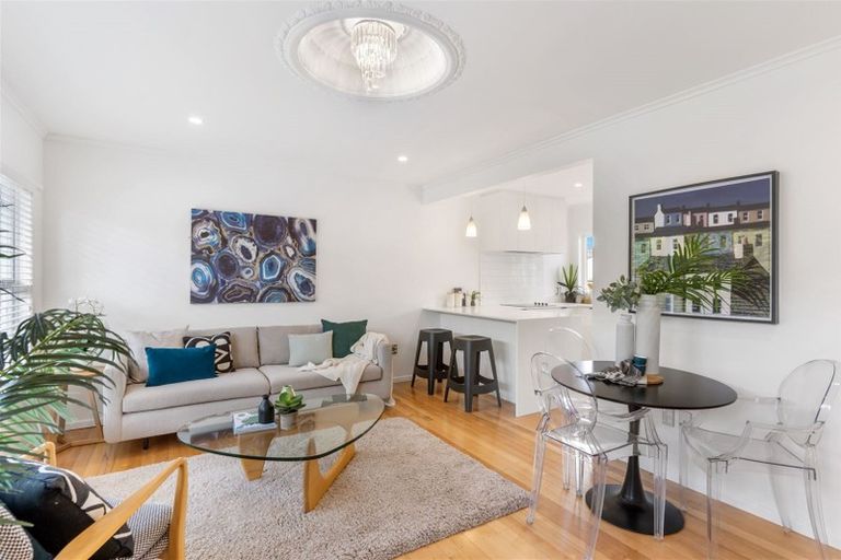 Photo of property in 3/109 Ocean View Road, Hillcrest, Auckland, 0627