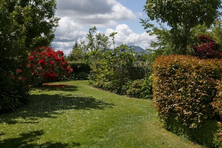 Photo of property in 11 Glen Mohr, Acacia Bay, Taupo, 3385