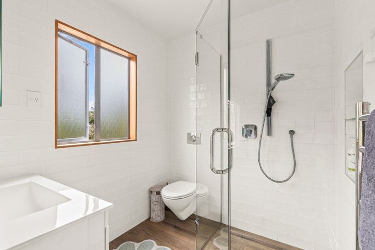 Photo of property in 26 Mccallum Drive, Sandspit, Warkworth, 0982