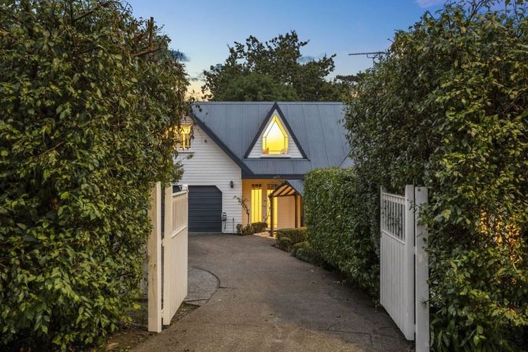 Photo of property in 55 Churchouse Road, Greenhithe, Auckland, 0632