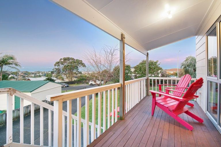 Photo of property in 11 Fairway Avenue, Red Beach, 0932