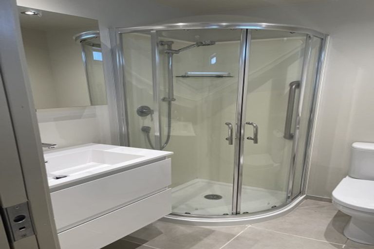 Photo of property in 43 Grassways Avenue, Pakuranga, Auckland, 2010