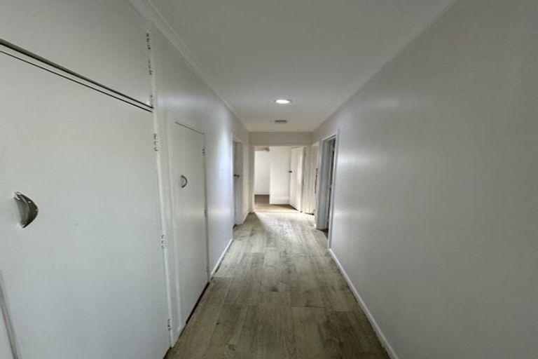 Photo of property in 19 Camelot Place, Glenfield, Auckland, 0629