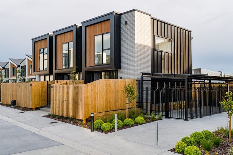 Photo of property in 2/317 Lincoln Road, Addington, Christchurch, 8024