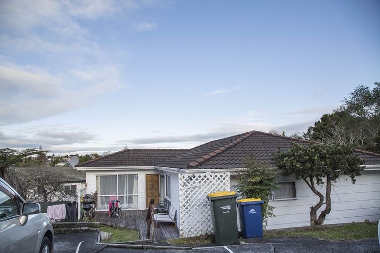 Photo of property in 1/39 Woodcote Drive, Glenfield, Auckland, 0629