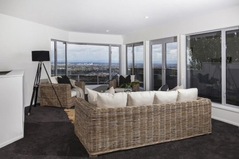 Photo of property in 99 Cannon Hill Crescent, Mount Pleasant, Christchurch, 8081