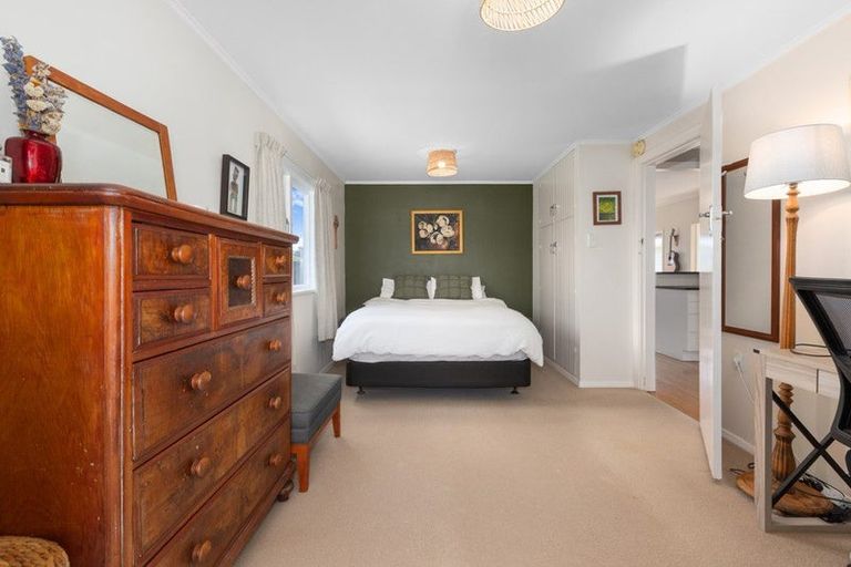 Photo of property in 19 Main Road, Titahi Bay, Porirua, 5022