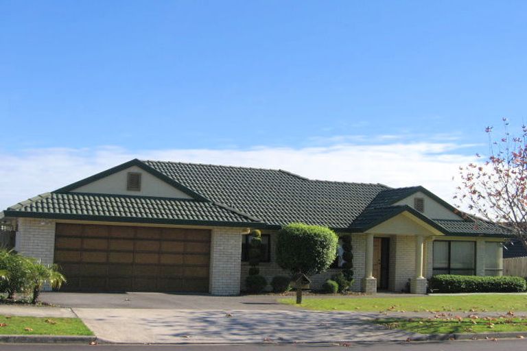 Photo of property in 14 John Brooke Crescent, East Tamaki Heights, Auckland, 2016